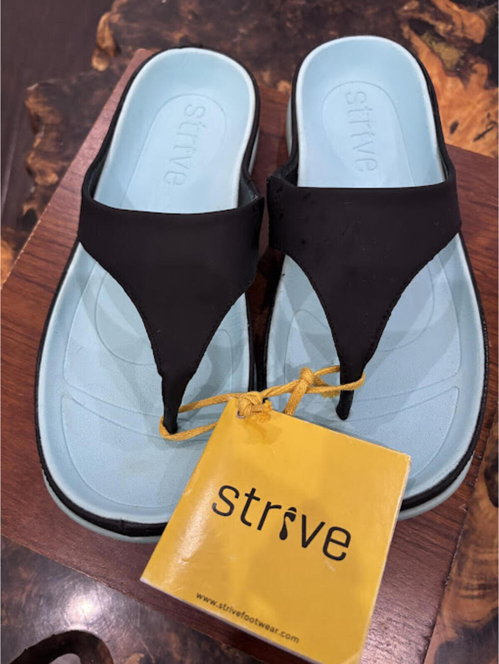 Strive Women's Comfortable Thong Sandals Size 6 NWT No Box